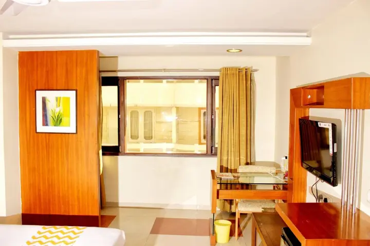 Индаур: FabHotel Amrit Residency
