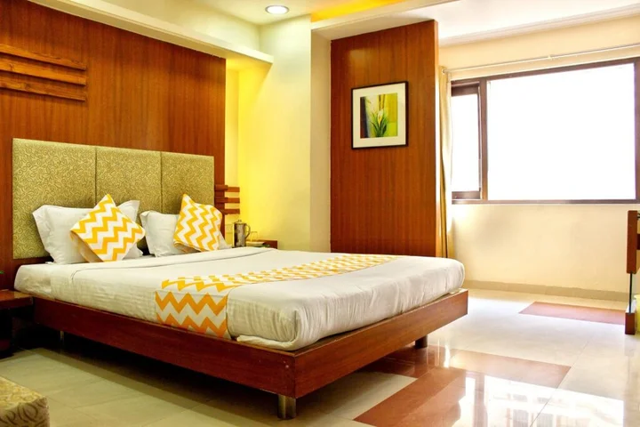 Индаур: FabHotel Amrit Residency