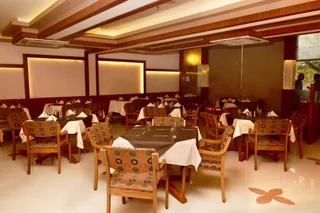 Индаур: FabHotel Amrit Residency