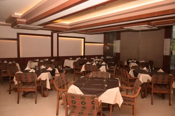 Индаур: FabHotel Amrit Residency