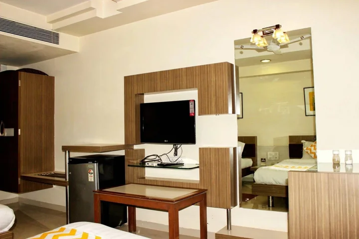 Индаур: FabHotel Amrit Residency