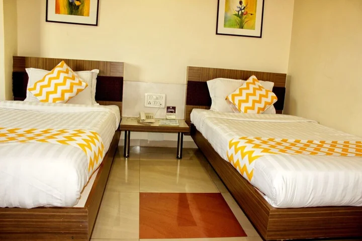 Индаур: FabHotel Amrit Residency