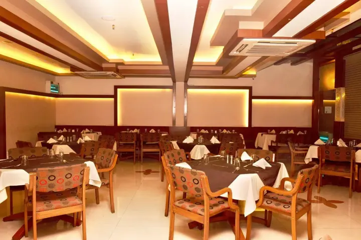 Индаур: FabHotel Amrit Residency