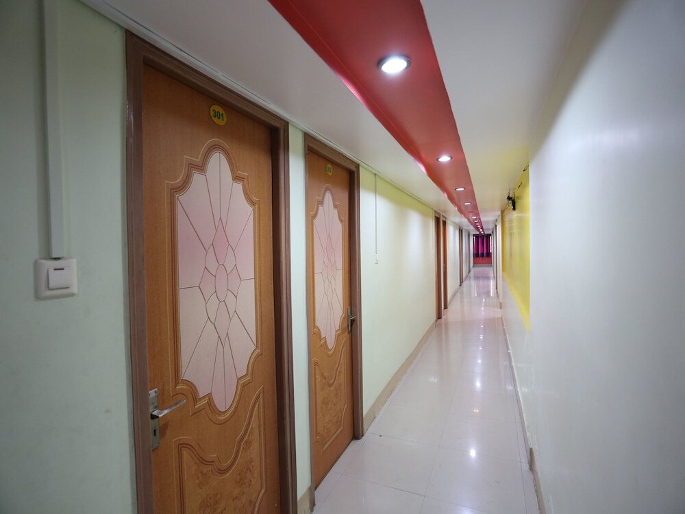 Патна: Hotel New Mega Palace by OYO Rooms