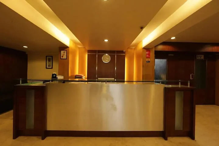Мумбаи: Lucky Hotel Goregaon
