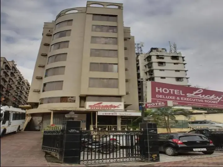 Мумбаи: Lucky Hotel Goregaon