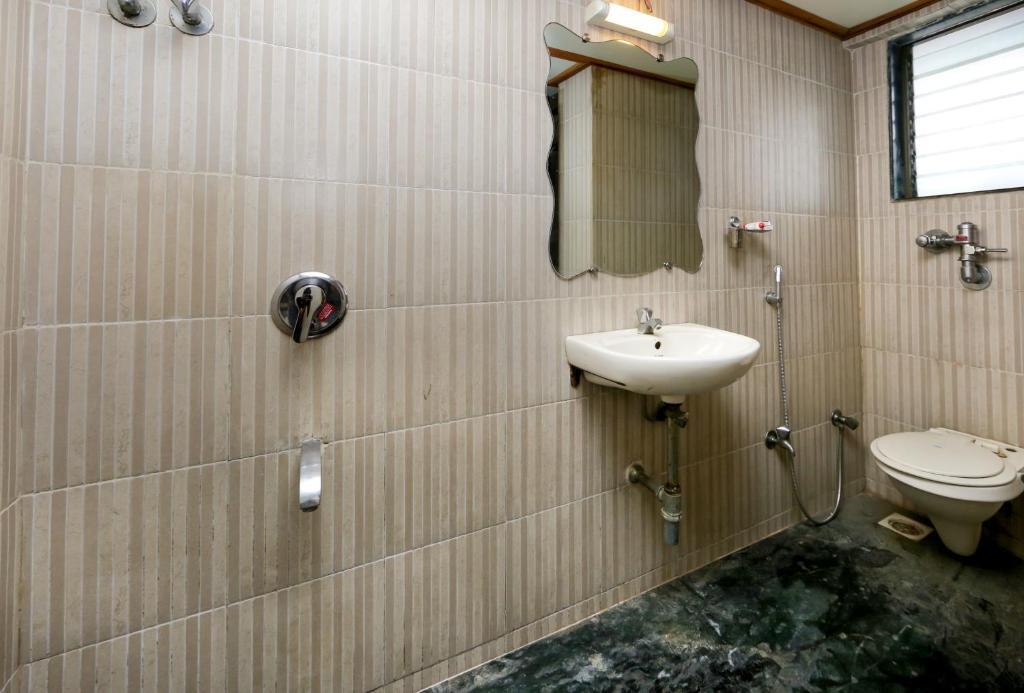Lucky Hotel Goregaon — фото 6