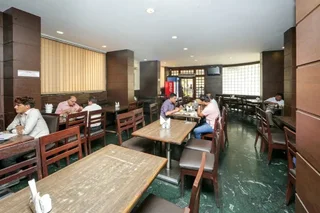 Мумбаи: Lucky Hotel Goregaon