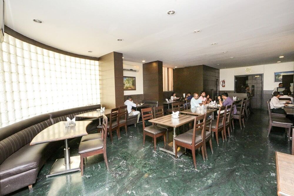 Мумбаи: Lucky Hotel Goregaon