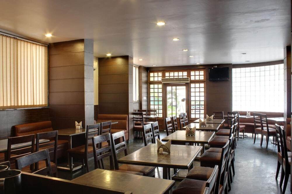 Мумбаи: Lucky Hotel Goregaon
