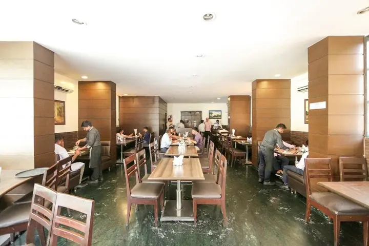 Мумбаи: Lucky Hotel Goregaon
