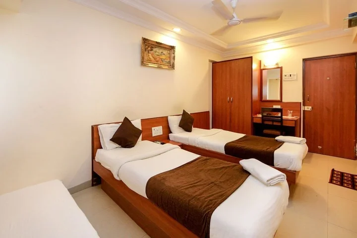 Мумбаи: Lucky Hotel Goregaon
