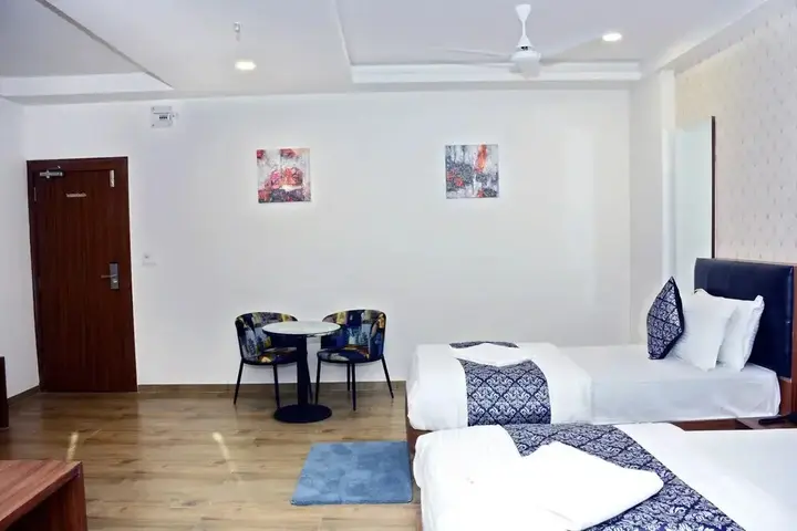 Вадодара: Hotel Royal Wings