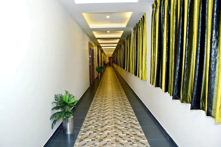 Вадодара: Hotel Royal Wings