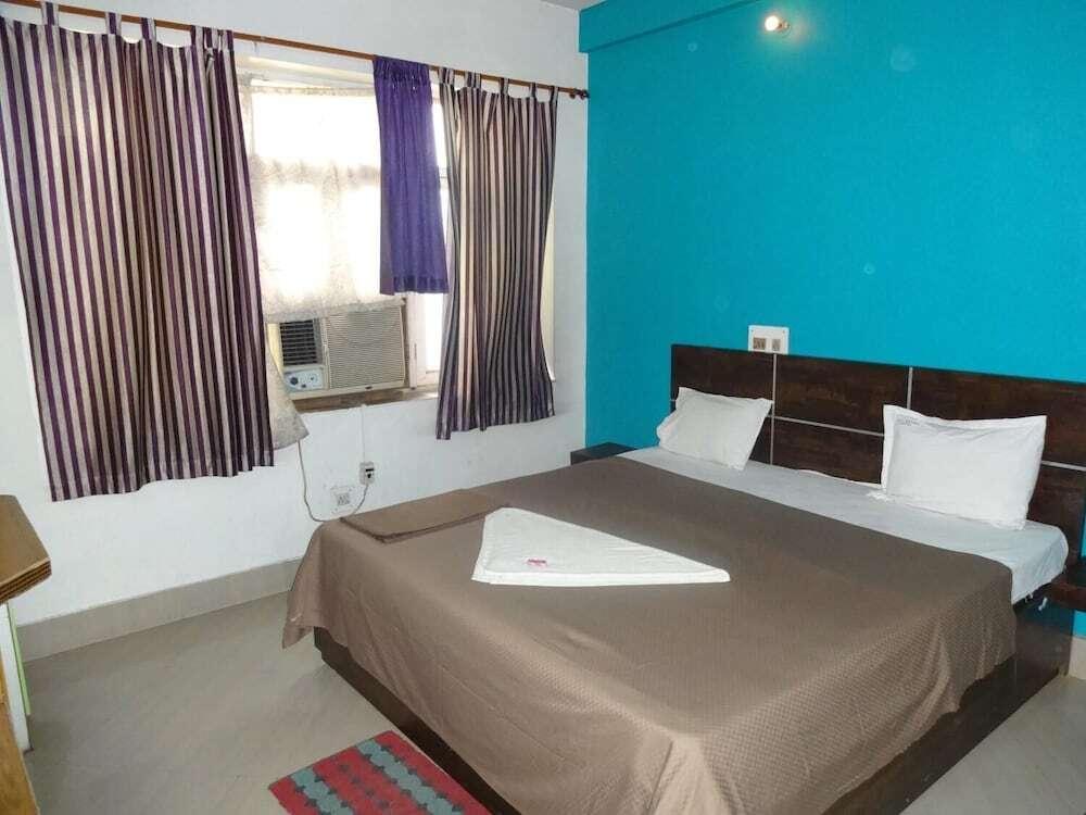 Гайя: Hotel Ajatsatru