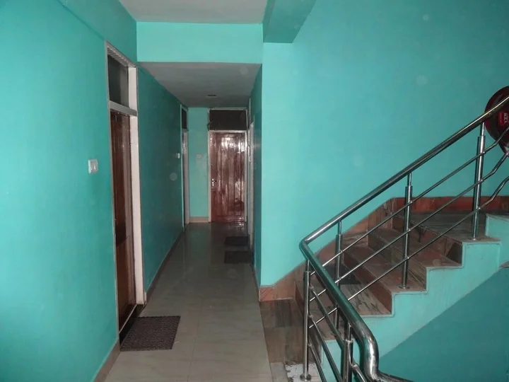 Гайя: Hotel Ajatsatru