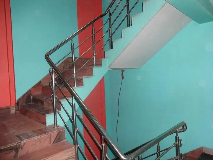 Гайя: Hotel Ajatsatru