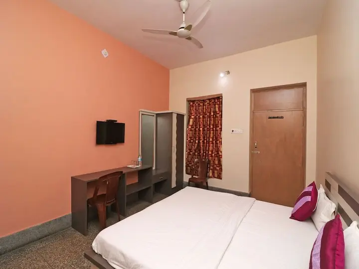 Гайя: Hotel Saraogi Palace