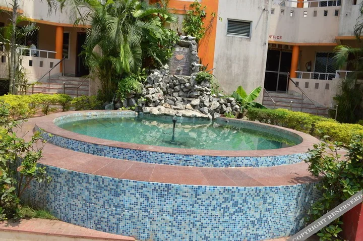 Бхубанешвар: Krishna Palace
