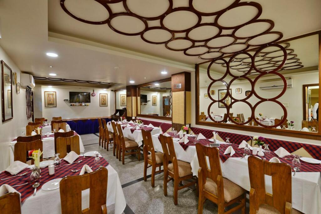 Бхопал: Hotel Shree Vatika