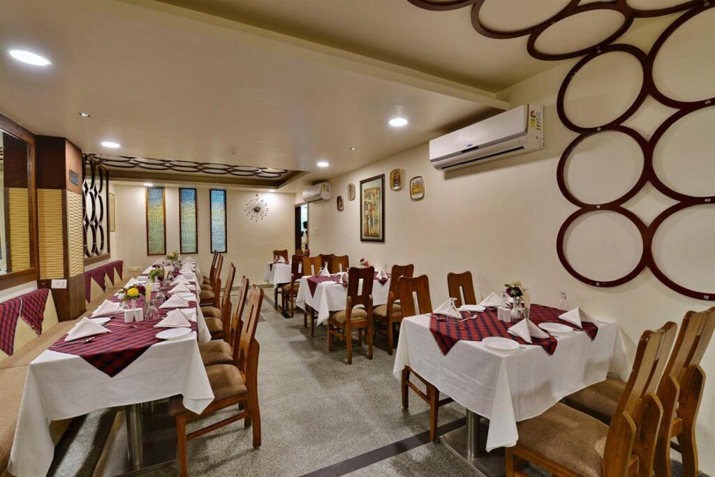 Бхопал: Hotel Shree Vatika