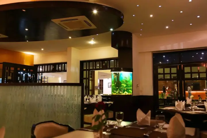 Дехрадун: Inderlok Hotel