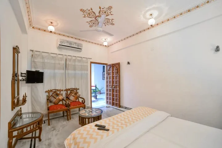 Удаипур: Hotal Devraj Niwas on Lake Pichola Udaipur