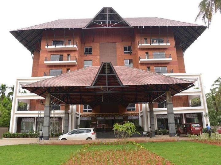 Yedakumeri: Vijay Comforts Hotel Kukke