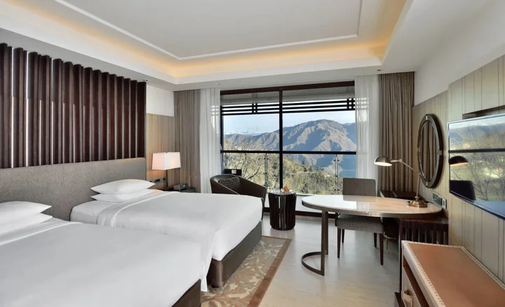 Массури: JW Marriott Mussoorie Walnut Grove Resort & Spa