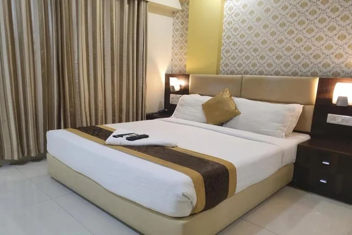 Мумбаи: Hotel Galaxy Comforts