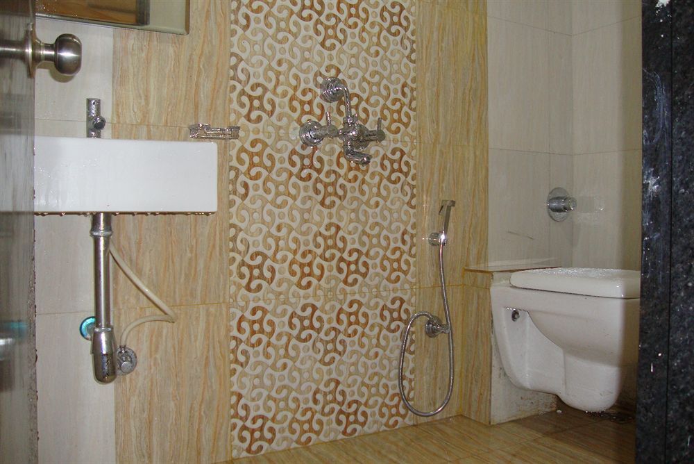 Мумбаи: Hotel Galaxy Comforts