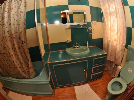 Шринагар: Peace of Mind Group of Houseboat