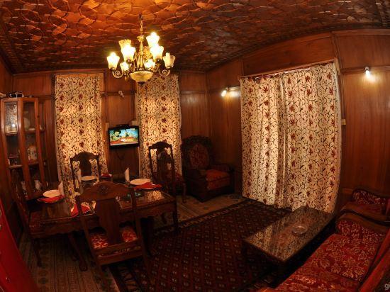 Шринагар: Peace of Mind Group of Houseboat