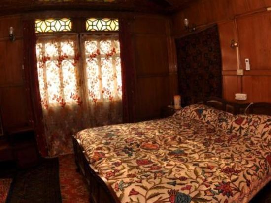 Шринагар: Peace of Mind Group of Houseboat