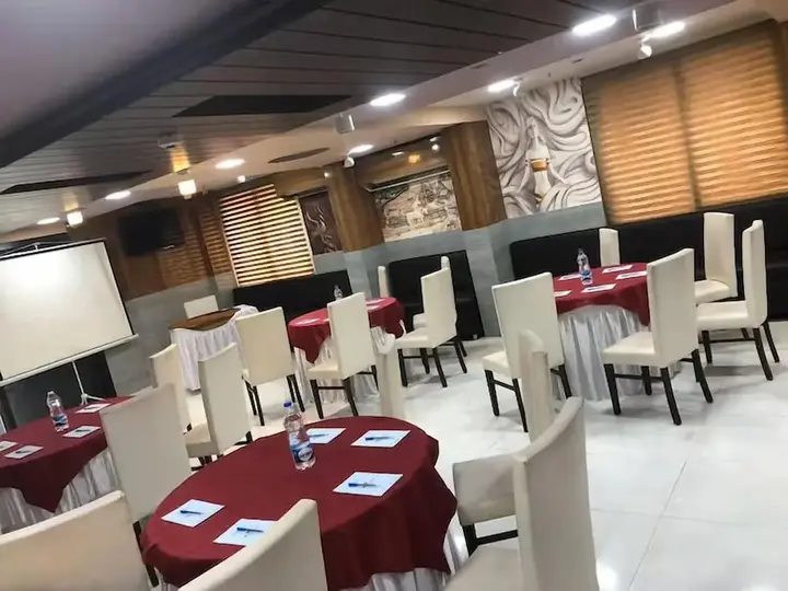 Ахмедабад: Hotel Kohinoor Plaza