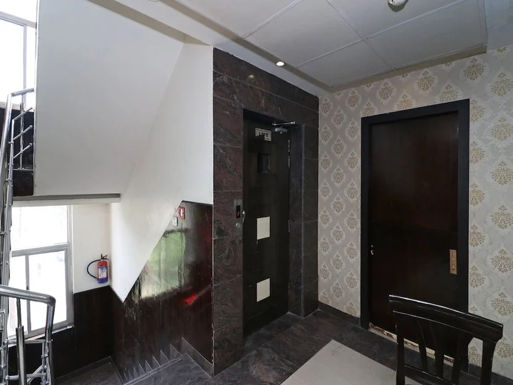 Лакхнау: Hotel Cosmos