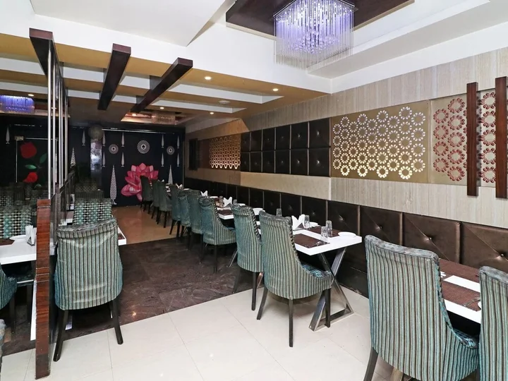 Лакхнау: Hotel Cosmos