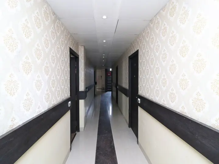 Лакхнау: Hotel Cosmos