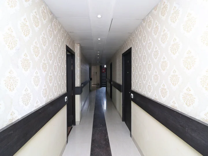 Лакхнау: Hotel Cosmos