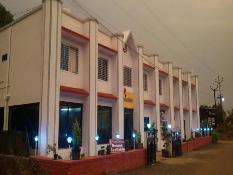 Олд-Махабалешвар: FabHotel Anmol's Inn Mahableshwar