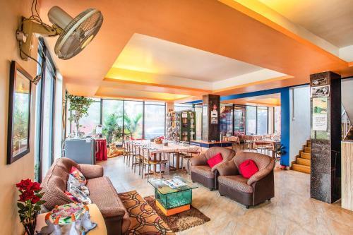 Олд-Махабалешвар: FabHotel Anmol's Inn Mahableshwar