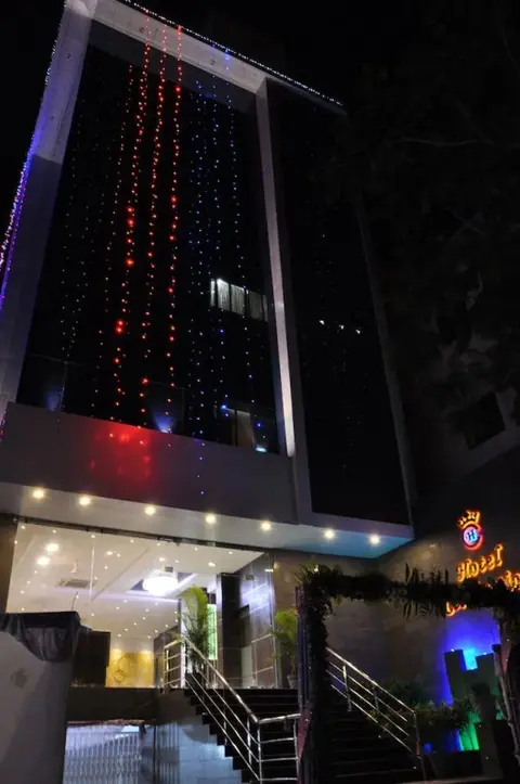 Джамнагар: Hotel celebration