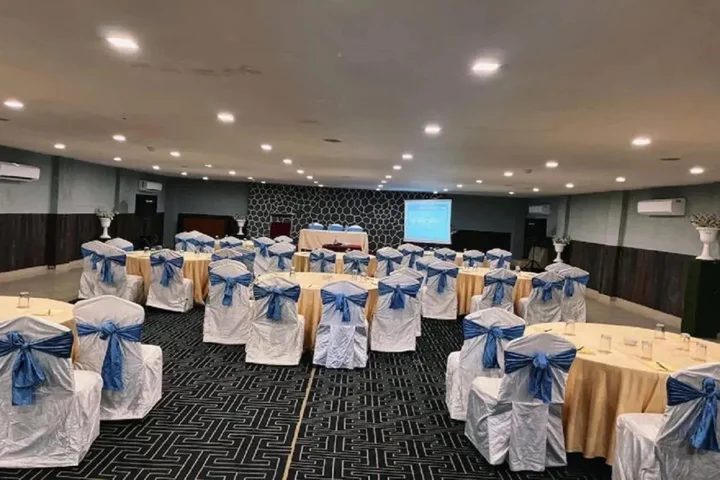 Бхавнагар: Hotel Clarks Collection Bhavnagar