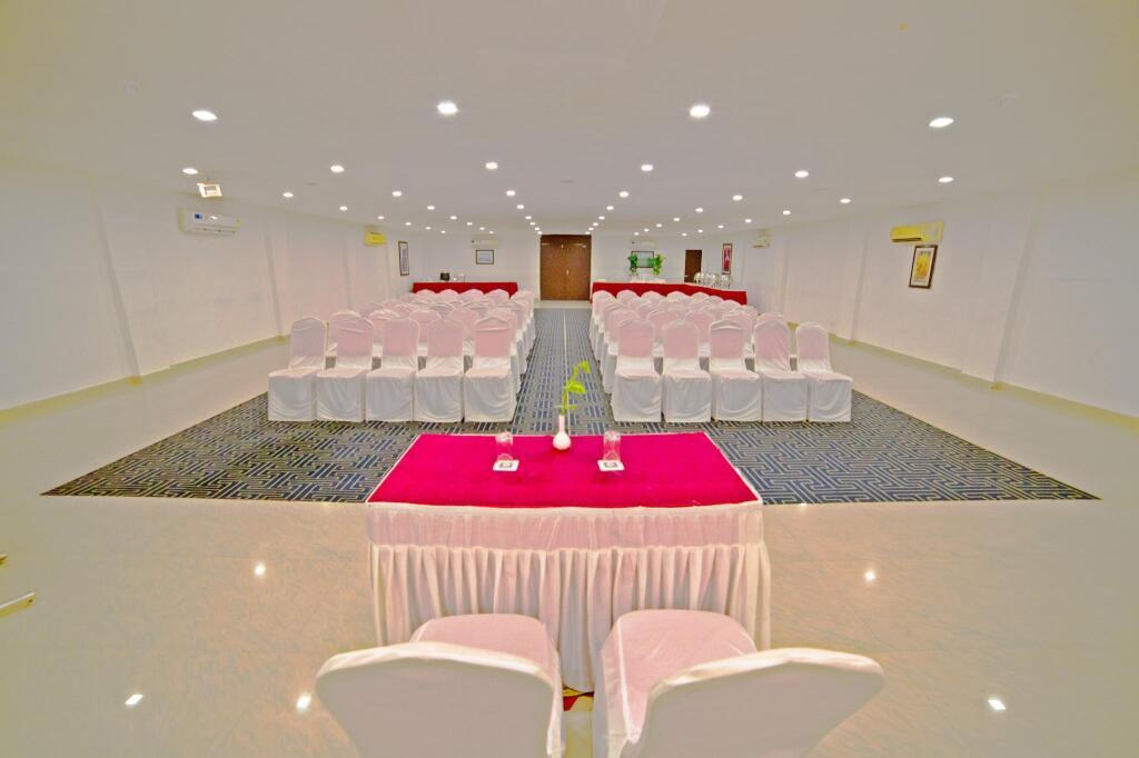 Бхавнагар: Hotel Clarks Collection Bhavnagar