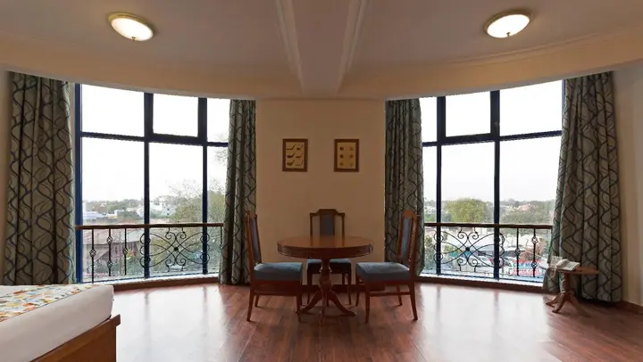Мератх: Hotel Crystal Palace