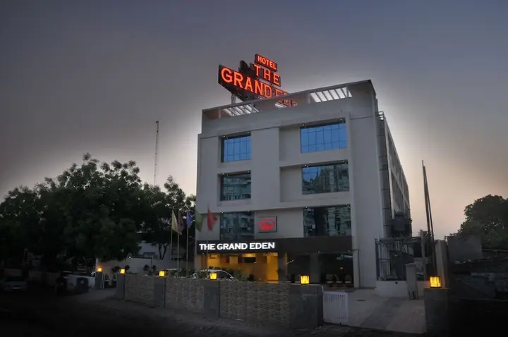 Ахмедабад: The Grand Eden