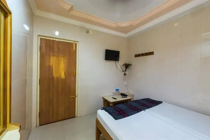Тирупати: KVR Deluxe Residency