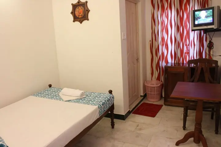 Коччи: Hotel White Rose