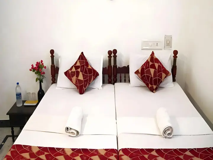 Коччи: Hotel White Rose