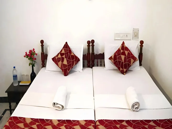 Коччи: Hotel White Rose